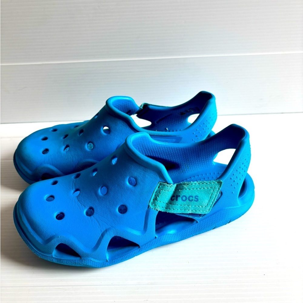 Crocs Swiftwater Wave Sandals Blue Junior Size 1